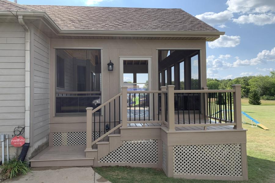 Screen Room with Small Deck in Trex® Transcend Rope Swing Marengo