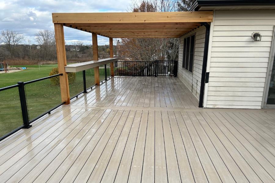 Timbertech® Azek Landmark French White Oak with Trex® Signature Rails with Glass Johnsburg