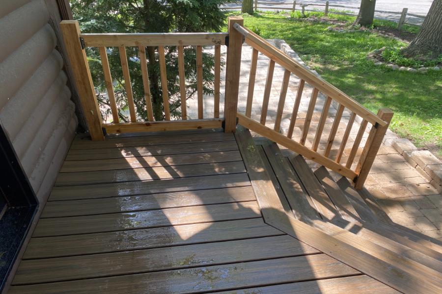 Trex® Deck Enhance Toasted Sand with Wood Railings Wonder Lake