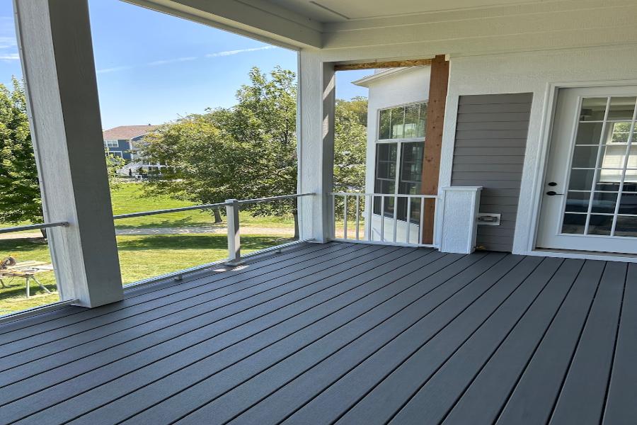 Trex® Decking Lineage Island Mist with Trex® Signature Rails and Glass Inserts Antioch