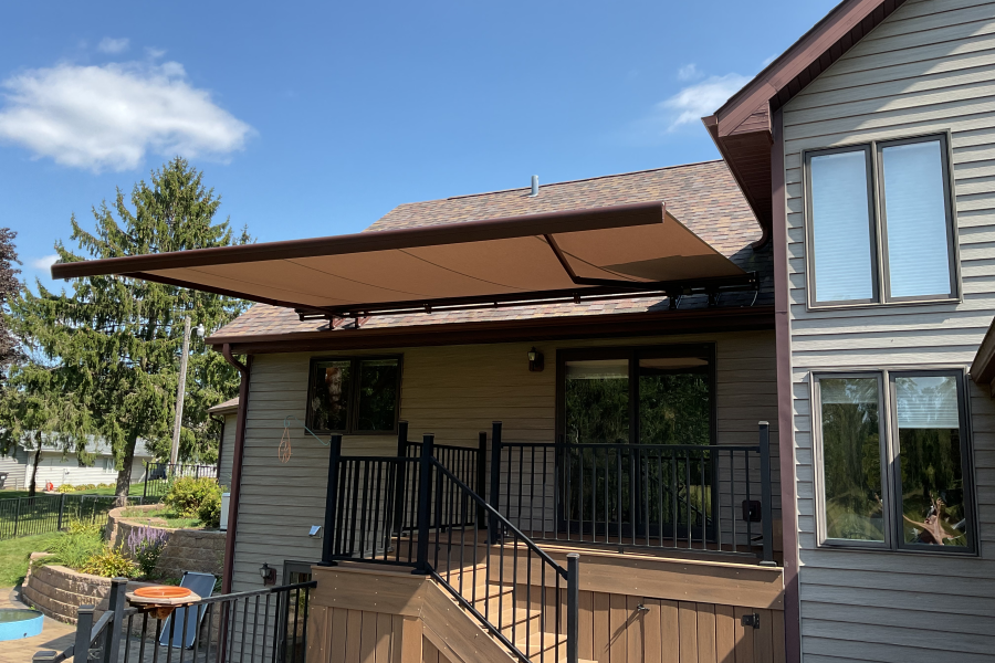 SummerSpace Awning over Trex® Deck in Wonder Lake