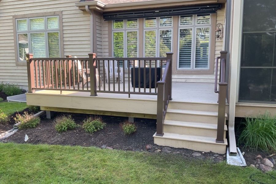 Timbertech® Deck with Radiance Rail Express in  Kona  in the Boulder Ridge Subdivision in Lake in the Hills