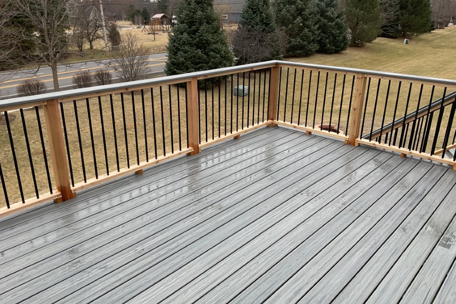 Trex® Enhance Naturals Foggy Warf Decking with Cedar Railings Johnsburg