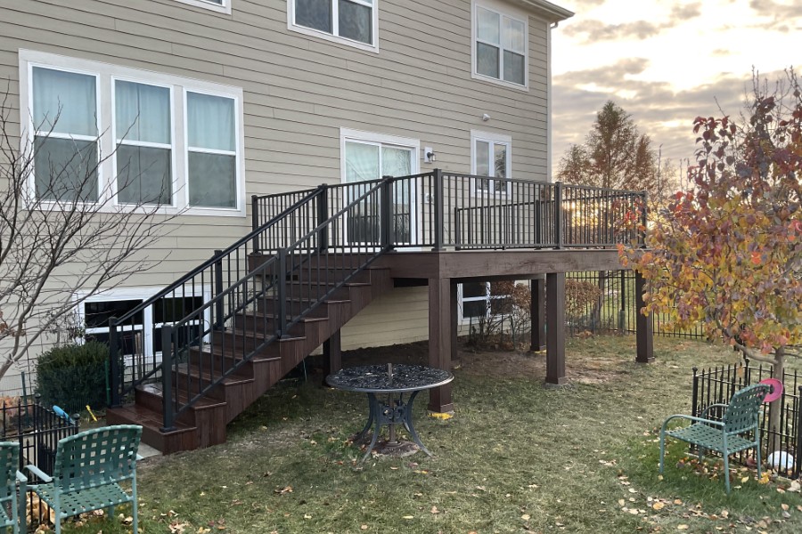 Trex® Lava Rock Deck with Trex® Signature Railings and Post Wraps in Algonquin